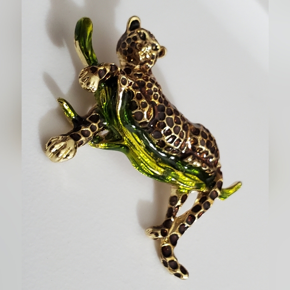 Leopard cat on branch brooch pin vintage style New enamel - Picture 8 of 15